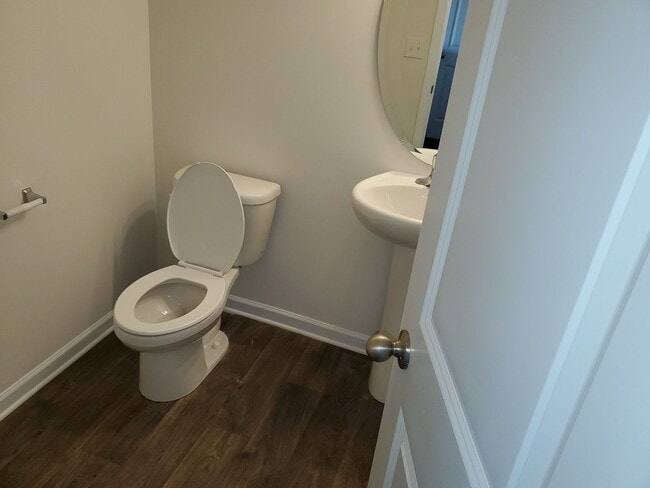 Photo - Beautiful Home minutes from the airport!