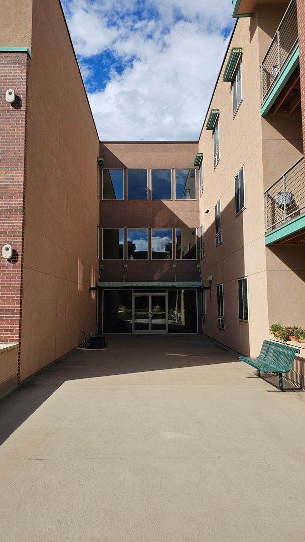 Building Photo - 1057 W Century Dr Unit 120