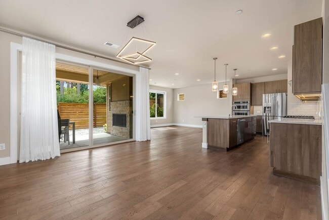 Photo - Beautiful Home in Kirkland with 2-Car Garage and Outdoor Patio!