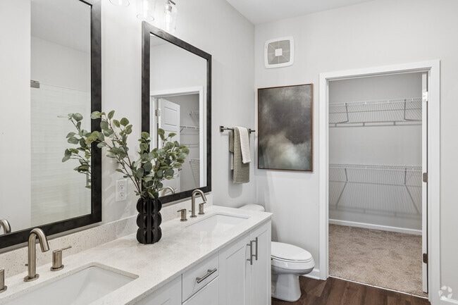 B1 2BR, 2BA - 1,009SF - Primary Bathroom