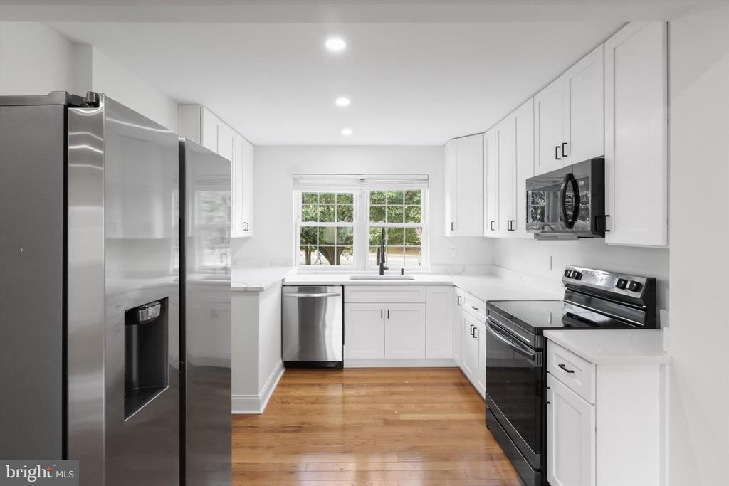 Photo - 7414 Pohick Rd Townhome