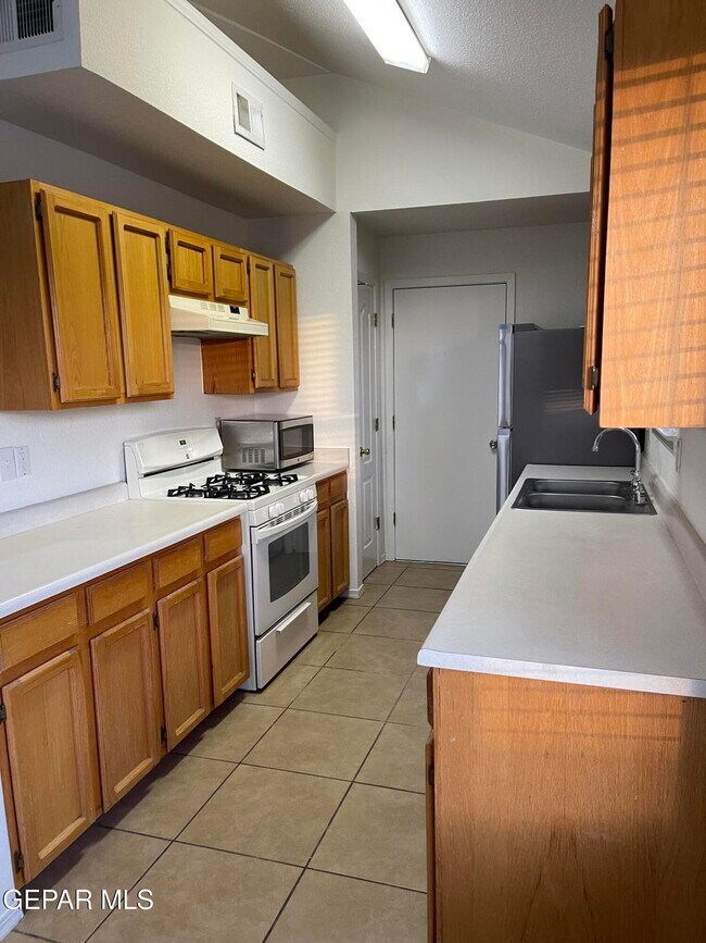 Photo - 1121 Desierto Seco Dr