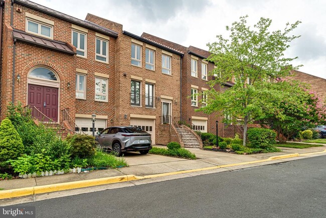 Photo - 10222 Baltusrol Ct Townhome