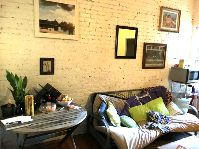 Building Photo - 884 Huntington Ave Unit 1 Rental