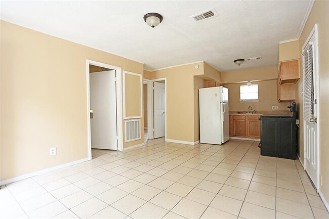 Photo - 2460 W Shane St