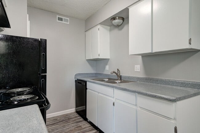 Photo - 2 Bed 1 Bath Apartment Unidad 267