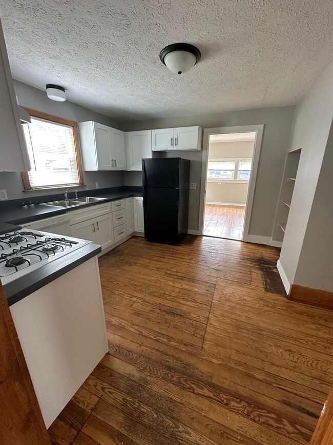 507 Dewey Ave Unit 507 (Front)