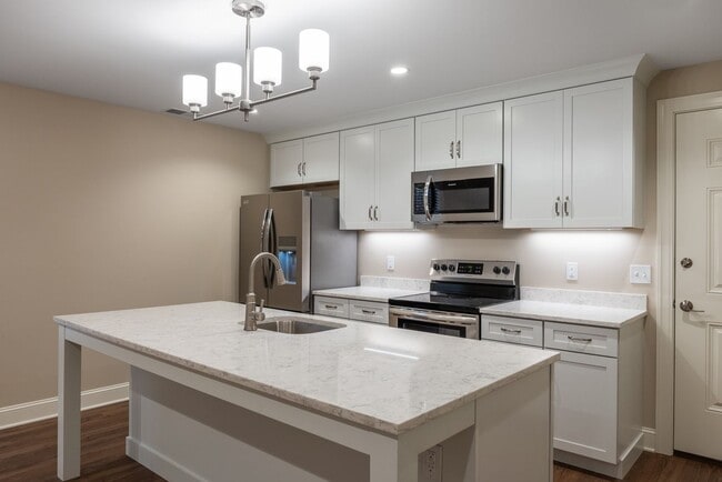 Photo - 319-321 West 5th Street Unidad 321