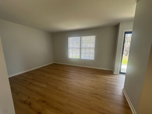 Photo - OPEN HOUSE 3/28 from 1PM to 3PM. 2 Bedroom, 1 Bath Duplex Located in the Center of Wilmington