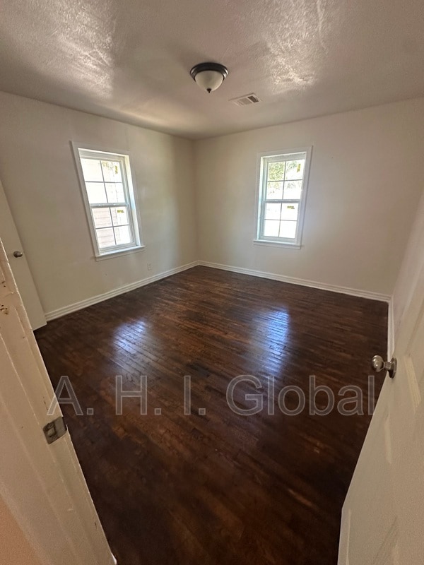 Photo - 1619 Bellaire St