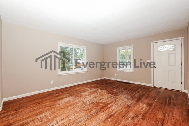 Photo - 4263 Woodcliffe Ave