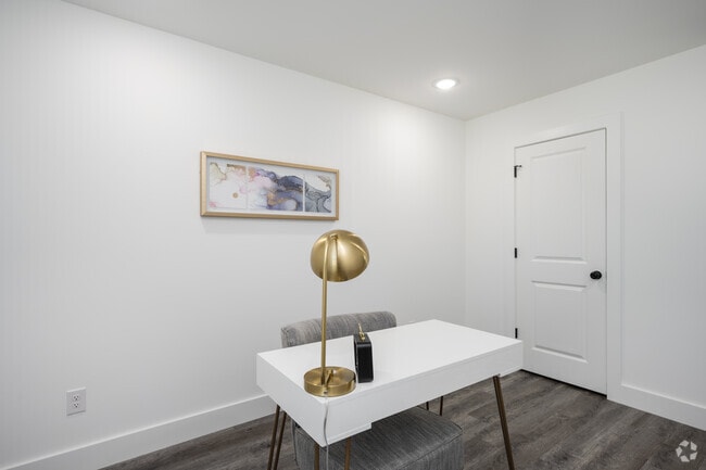 3BR, 2.5BA - 1366SF