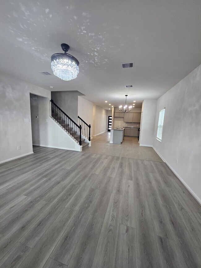 Photo - 2727 Crest Creek Ln