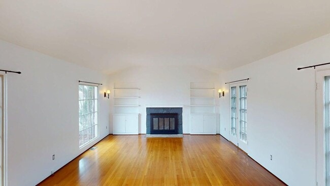 Building Photo - 750 F Ave