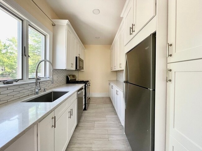 Building Photo - 39 Dana St Unit A