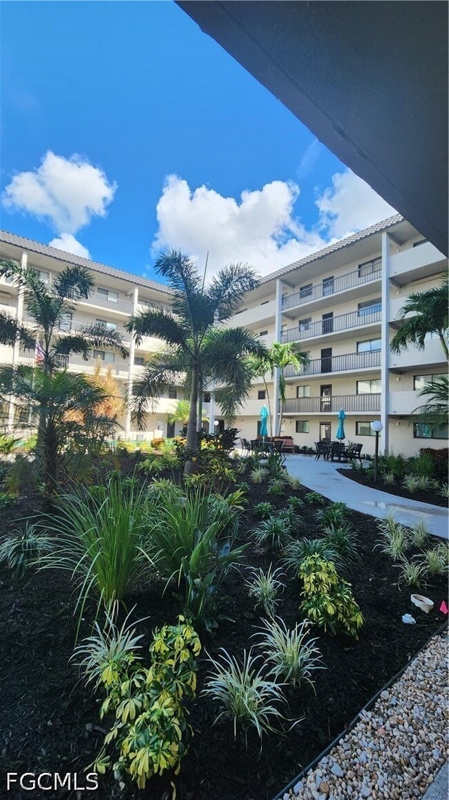 Photo - 2121 Collier Ave Unit 107