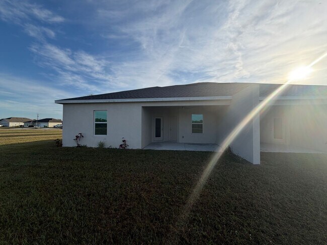 Building Photo - 16105 Badalona Dr