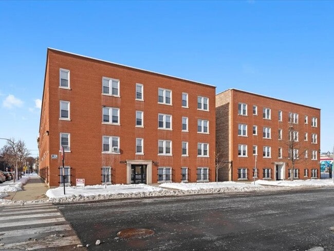 Photo - 4950 S Prairie Ave