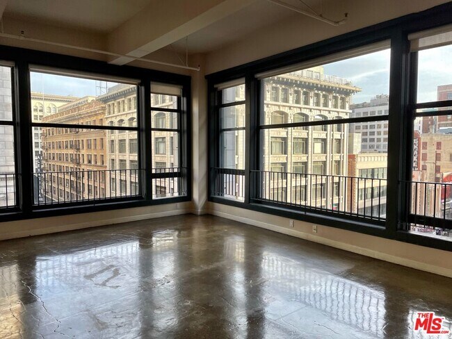 Photo - 315 W 5th St Unit 509