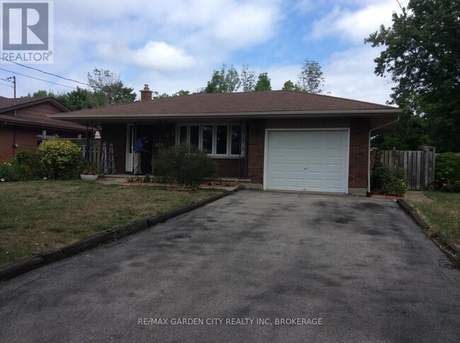 Photo - 43 Dunvegan Rd