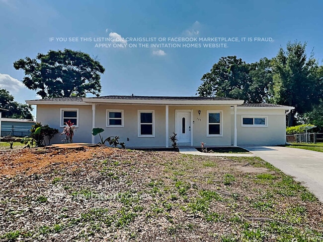 Photo - 725 Clayton St