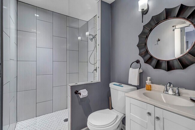 Photo - 1850 N Laura St Unit 3