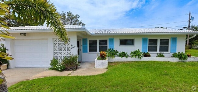Building Photo - 14041 95 Ave Rental