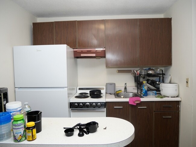 Building Photo - 1039 Commonwealth Ave Unit 15