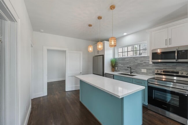 Building Photo - 1811 20th St Unit 4 Rental