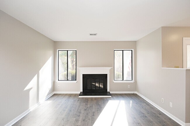 Photo - Cat-Friendly End-Unit Stonehenge Townhome