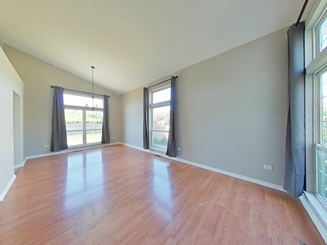 Photo - 1862 Baldwin Way