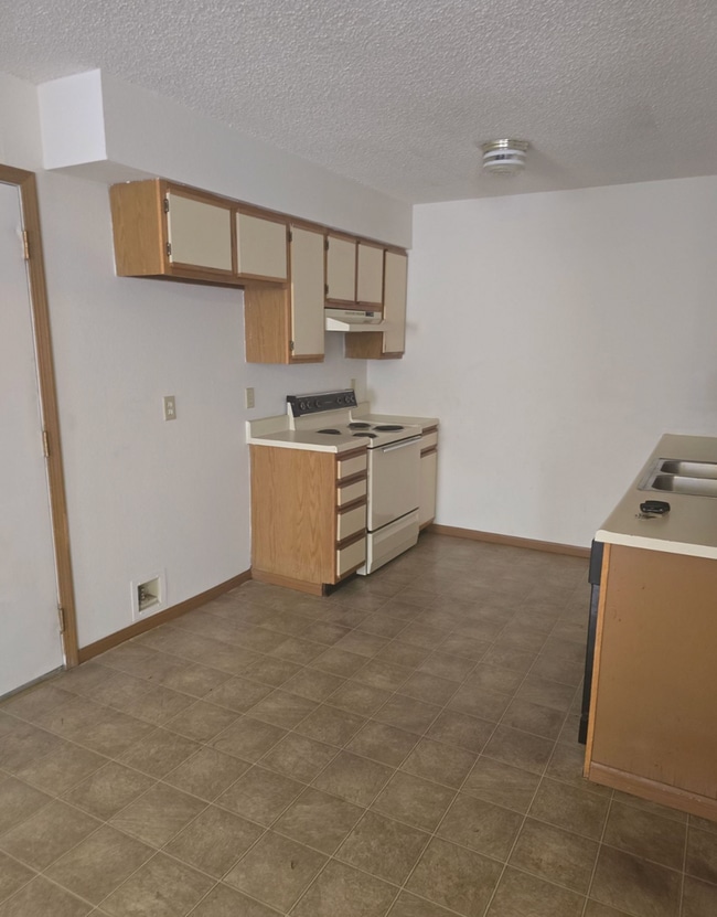 Photo - Great 3 Bed 2 Bath 2 Car Garage Flat Duplex- Pets ok!