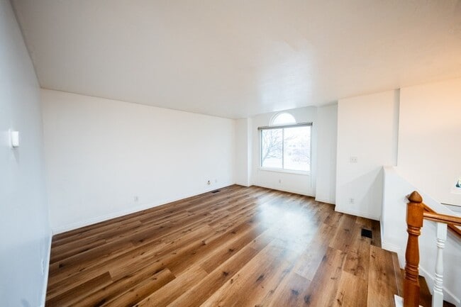 1867 S Main St
