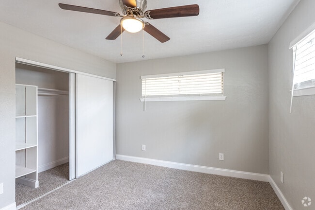 2Br, 1BA - 754 ft²