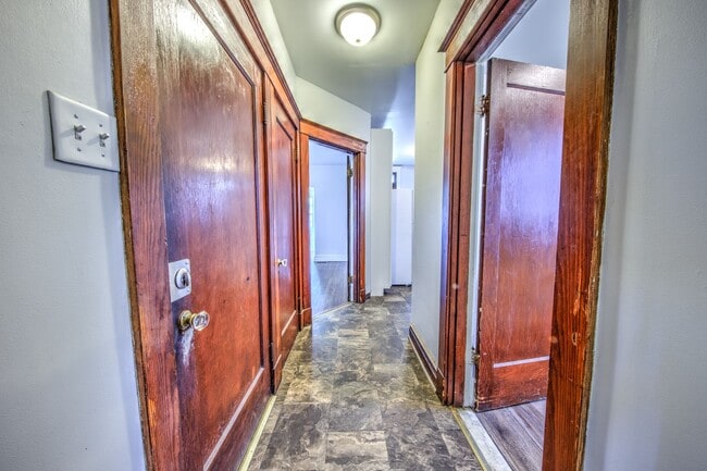 Building Photo - 5231 S Grand Blvd Unit 1F