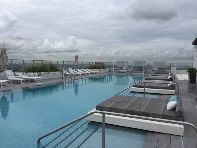 Building Photo - 1010 Brickell Ave Unit 3310
