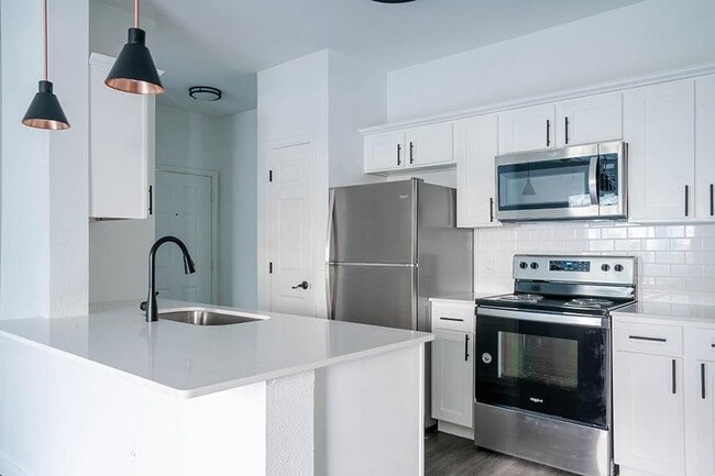 Photo - LA SIERRA APARTMENTS