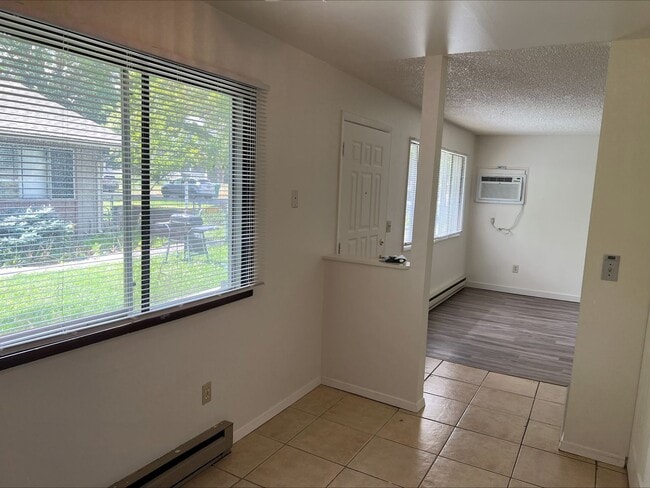 Photo - 1111 W Providence Ave Unidad #A