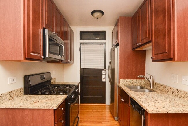 Photo - 2200 W Ainslie St Unit J06P