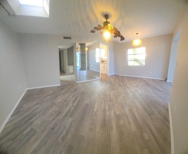 Photo - 10215 Manatee Ave W Unit 3