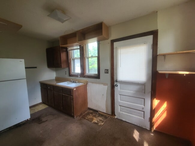 Photo - 615 N Almond St