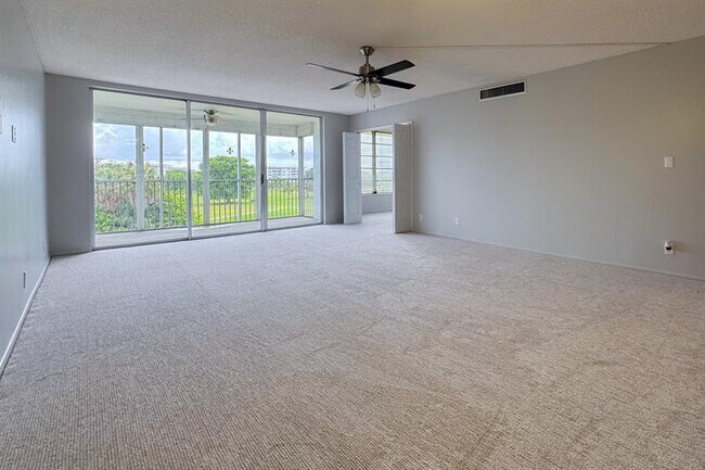 Photo - 3051 S Palm Aire Dr Condo Unit 401