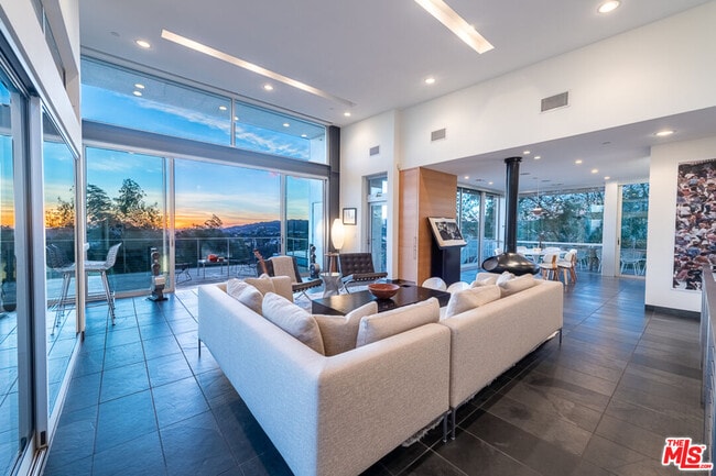 Photo - 2511 Wild Oak Dr