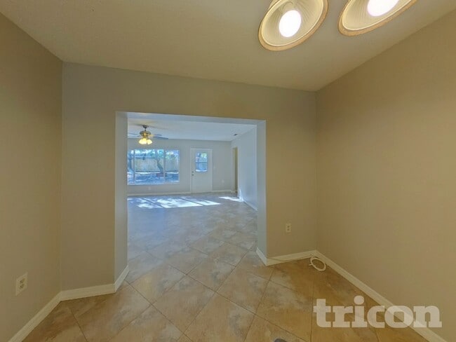 Photo - 3133 Swan Ln