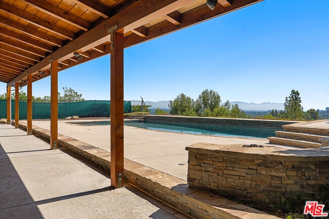 Photo - 6040 Pat Ave