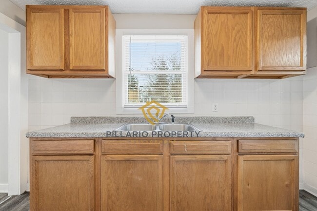 Photo - Updated 3 Bedroom Near Forest Manor, Available NOW!