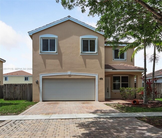 Building Photo - 3072 SE 5th Dr