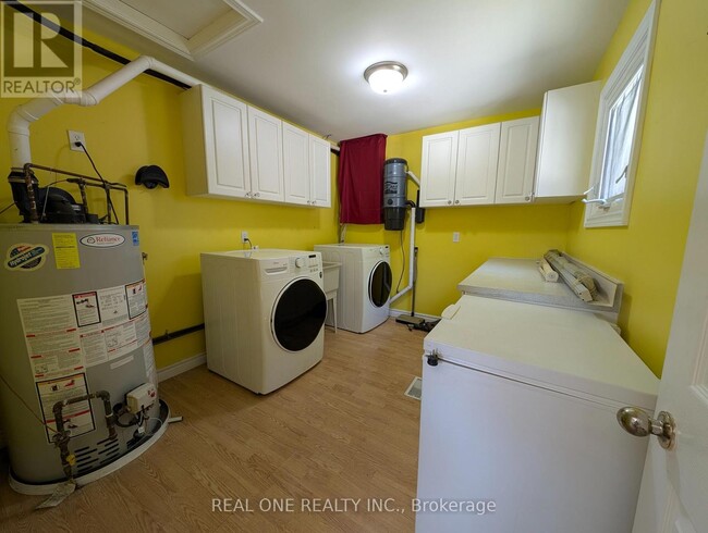 Photo - 157 Bessborough Dr