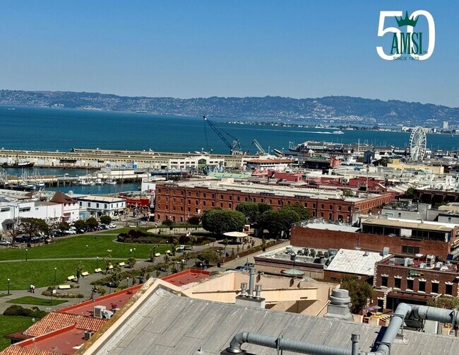 Photo - Designer Luxury. Iconic Views. Extraordinary Living. Unit 1608