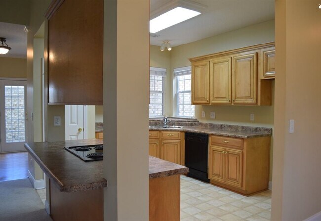 Photo - 203 Lancaster Ln